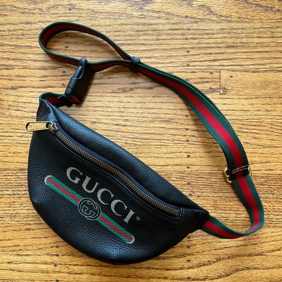 Gucci Other - Gucci Retro Logo Sling Bag